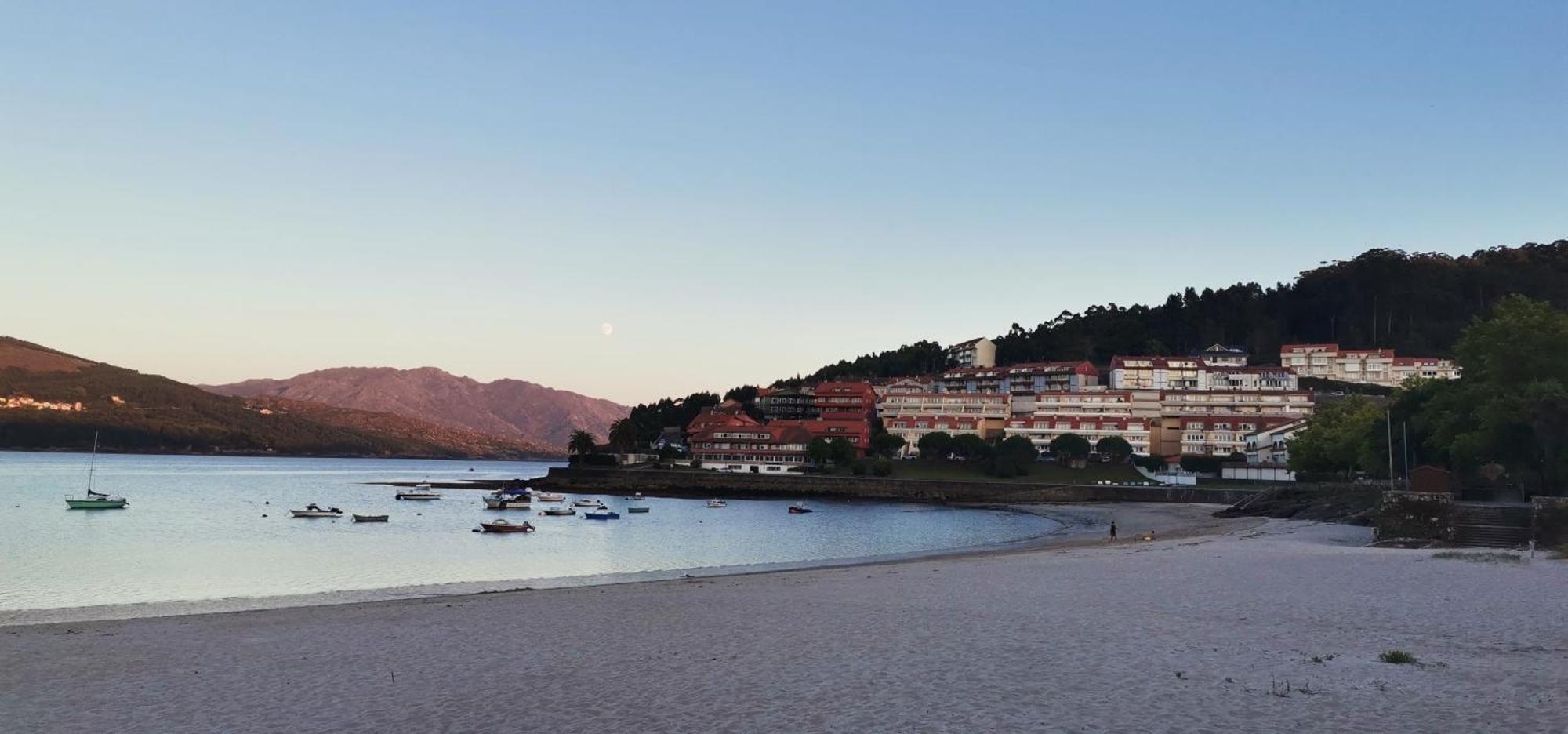 Apartamento A Estrenar Con Vistas Naroa Corcubión Exterior foto
